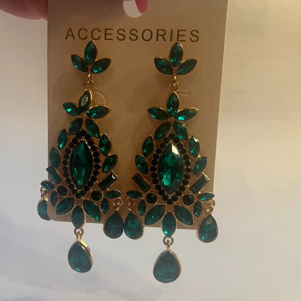 Statement Earrings - Emerald Color Stone - Picture 3 of 5